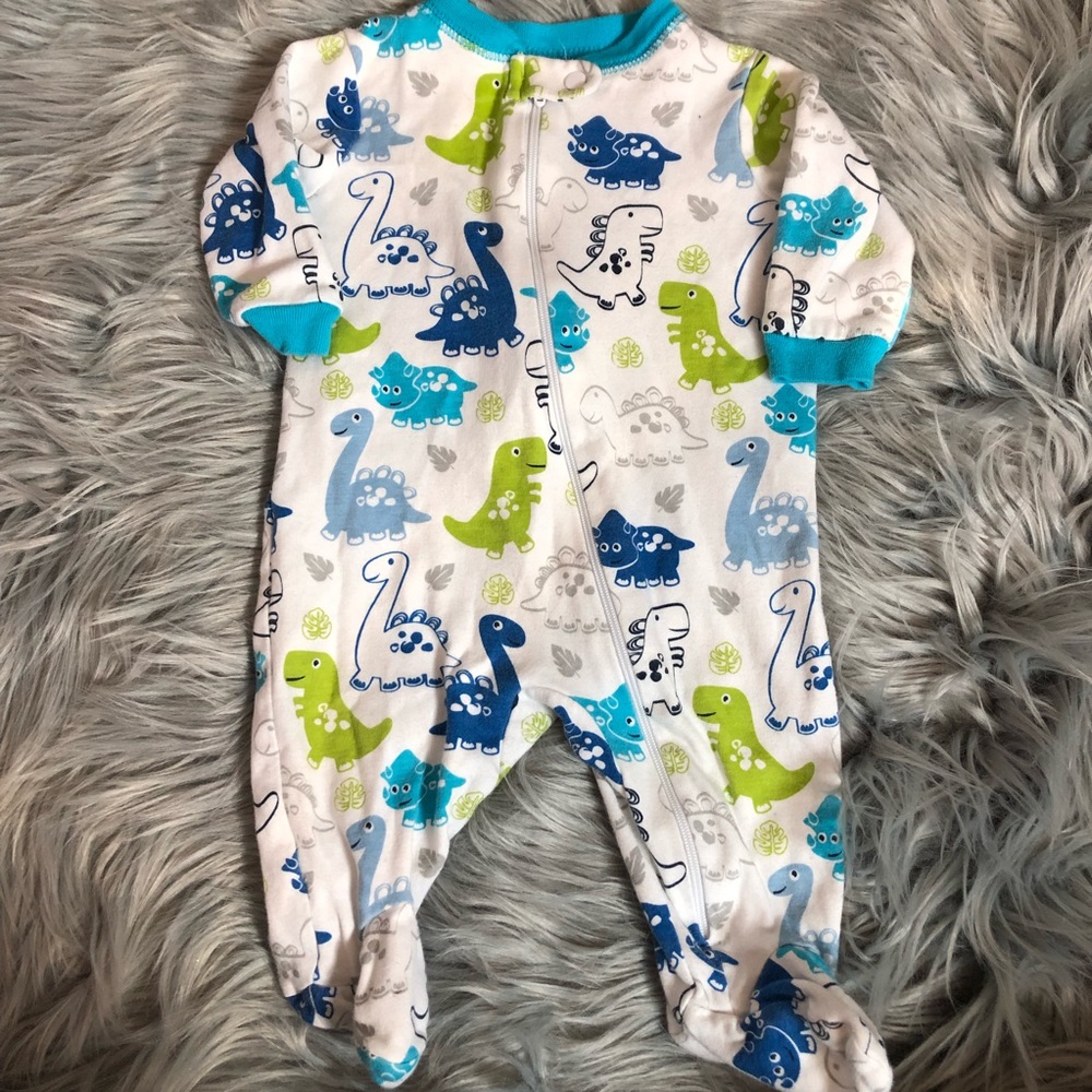 6/$15 🔹 0-3 Month Dino onesie